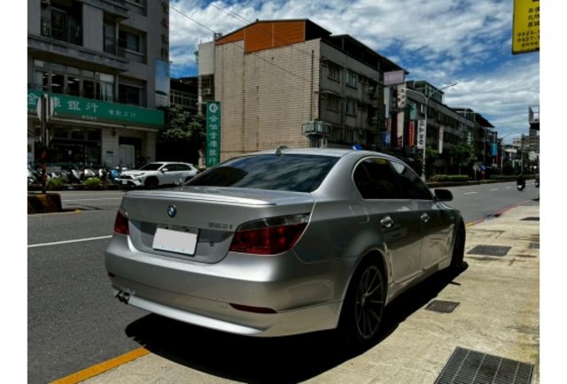 E60 523i 六缸自然進氣 ikey 天窗 電調記憶椅  第4張相片