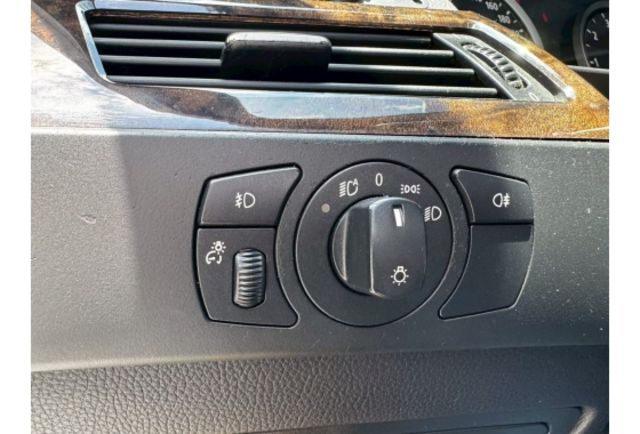 E60 523i 六缸自然進氣 ikey 天窗 電調記憶椅  第8張相片