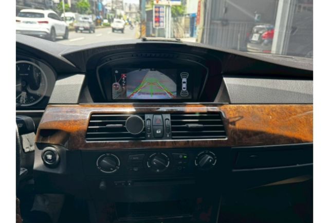 E60 523i 六缸自然進氣 ikey 天窗 電調記憶椅  第10張相片