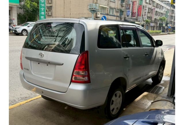 Toyota INNOVA  第3張相片