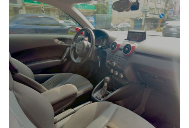 2011 A1.  省油省稅三門小車 順利汽車～實車實價  第6張相片