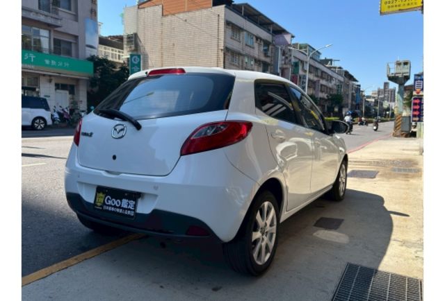 2014 僅跑六萬 優質代步車    順利汽車～實車實價  第4張相片