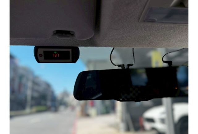 2014 僅跑六萬 優質代步車    順利汽車～實車實價  第10張相片