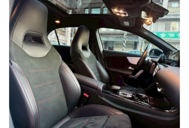2018/19 大改款 雙螢幕 A250 4matic 順利汽車～實車實價～  第7張相片