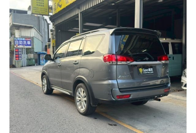 2019 Zinger 旗艦版  順利汽車～實車實價  第3張相片