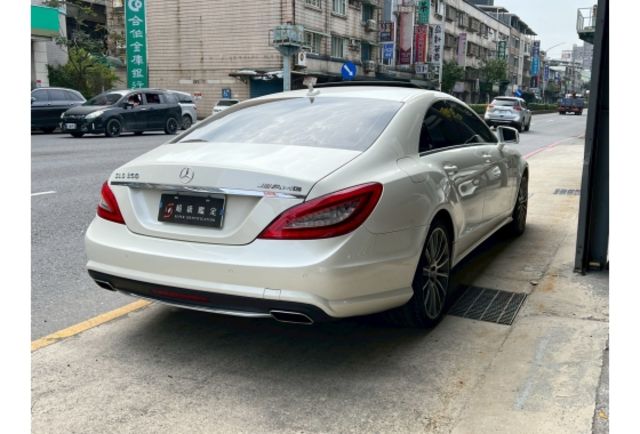 M-Benz CLS 2012款 CLS350 白色  第4張相片