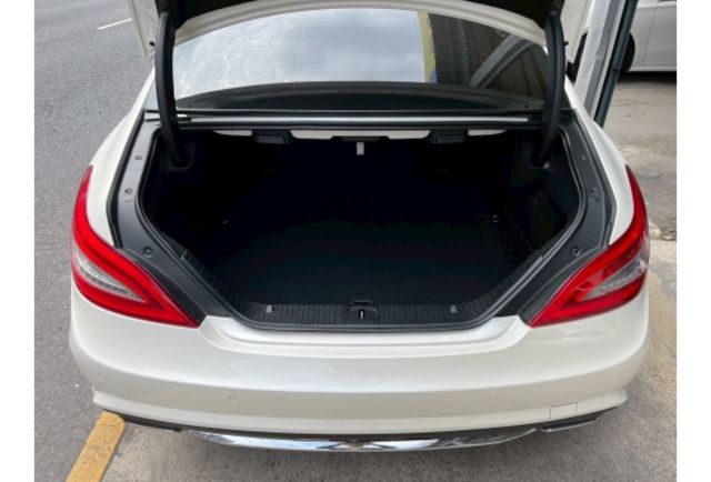 M-Benz CLS 2012款 CLS350 白色  第5張相片
