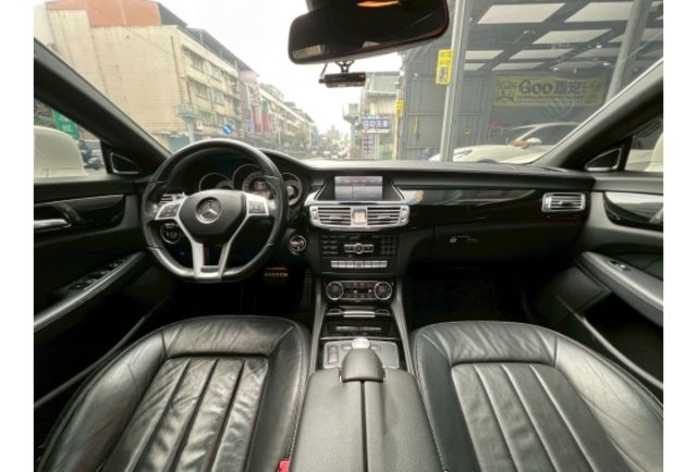 M-Benz CLS 2012款 CLS350 白色  第7張相片
