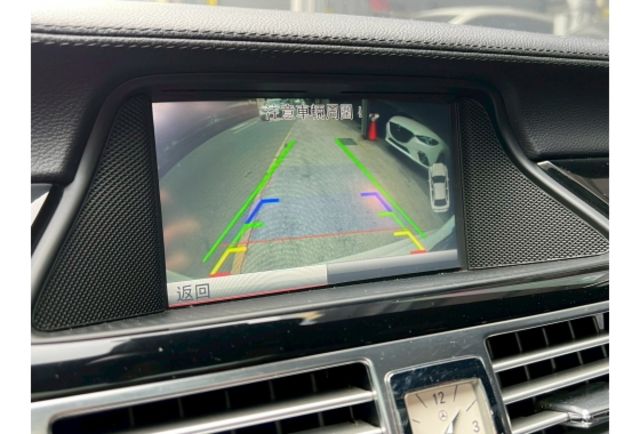 M-Benz CLS 2012款 CLS350 白色  第9張相片