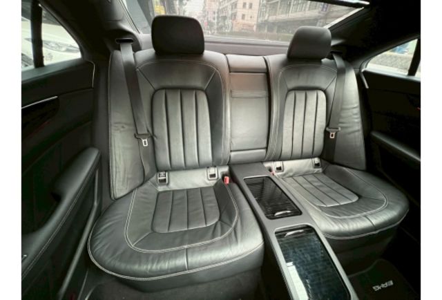 M-Benz CLS 2012款 CLS350 白色  第12張相片