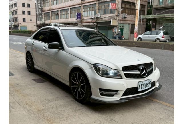 M-Benz C-Class Coupe 2013款 C250 白色  第1張相片