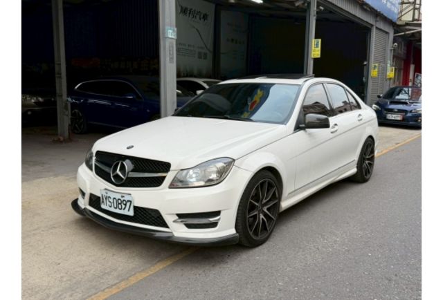 M-Benz C-Class Coupe 2013款 C250 白色  第2張相片