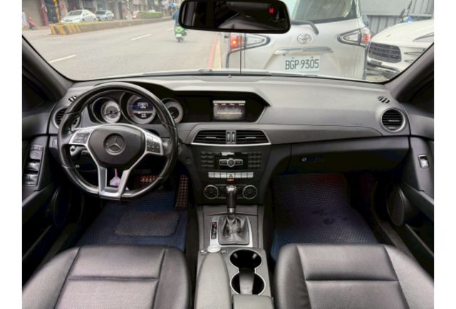 M-Benz C-Class Coupe 2013款 C250 白色  第7張相片