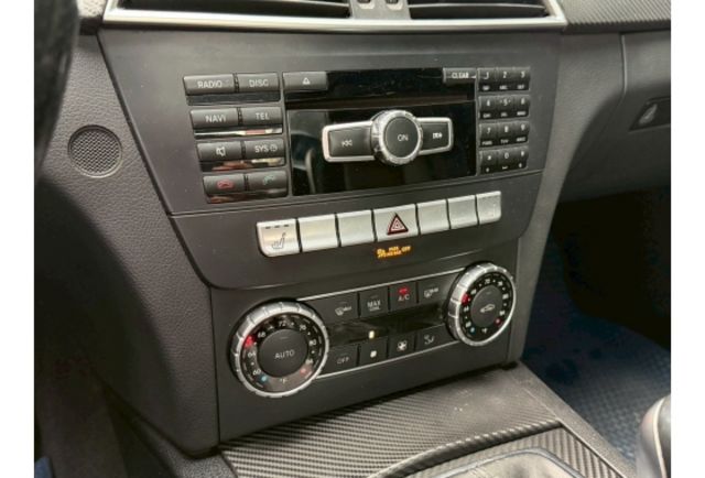 M-Benz C-Class Coupe 2013款 C250 白色  第12張相片