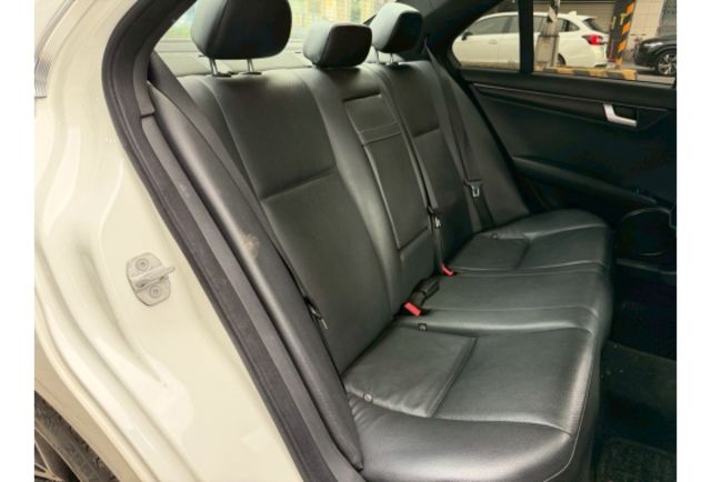 M-Benz C-Class Coupe 2013款 C250 白色  第16張相片