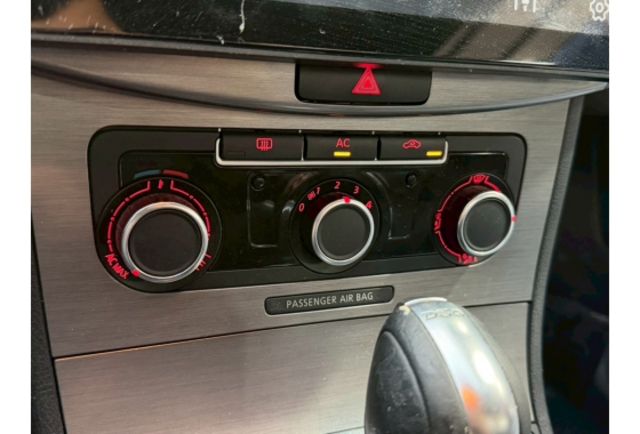 2012 Volkswagen Passat Variant 1.8 TSI  第12張相片