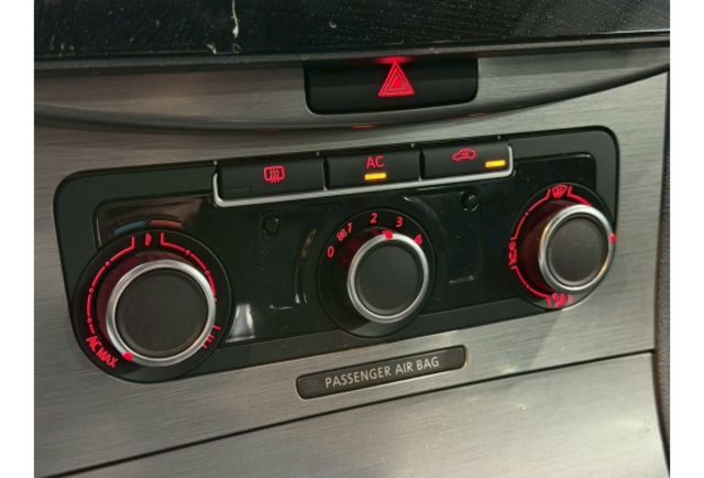 2012 Volkswagen Passat Variant 1.8 TSI  第13張相片