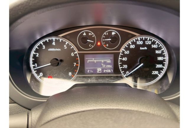 2022 Nissan Tiida 5D 旗艦版 白色  第7張相片