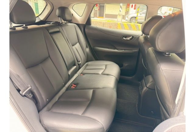 2022 Nissan Tiida 5D 旗艦版 白色  第10張相片