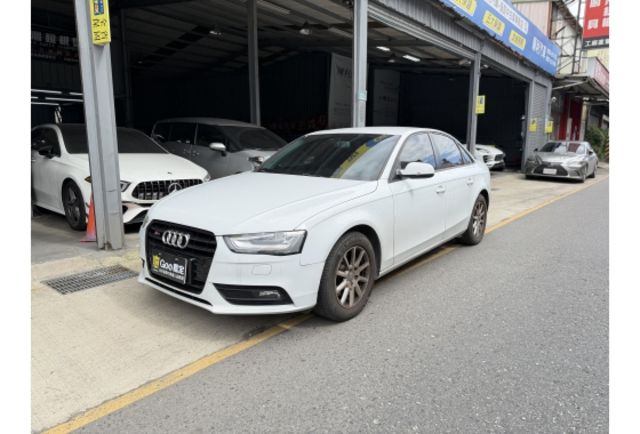 2014 Audi A4 Sedan 35 TFSI 白色  第2張相片