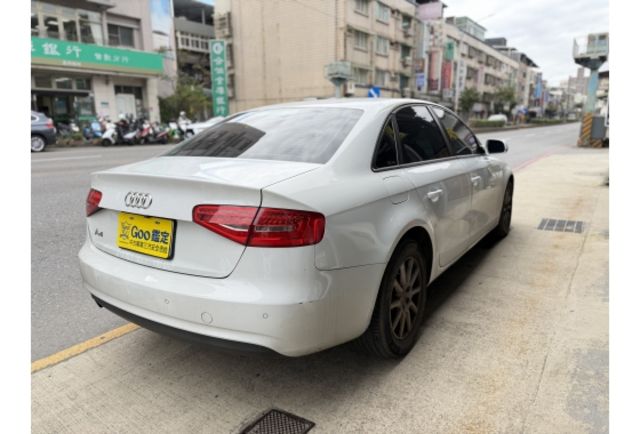2014 Audi A4 Sedan 35 TFSI 白色  第4張相片