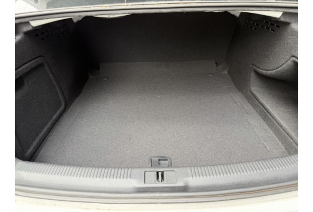 2014 Audi A4 Sedan 35 TFSI 白色  第5張相片