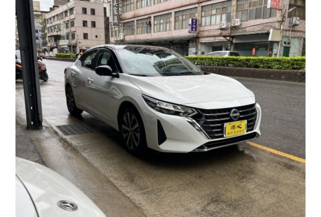 順利汽車～僅跑91km 全新車現折近20萬  第2張相片