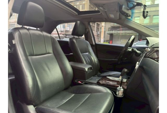 順利汽車～2013 Camry Hybrid-V 大電池剛整理  第7張相片