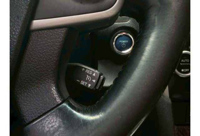 順利汽車～2013 Camry Hybrid-V 大電池剛整理  第10張相片