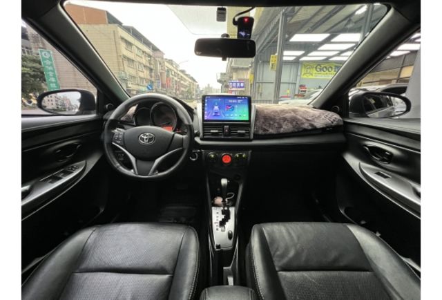 順利汽車～2015 yaris 豪華  第5張相片