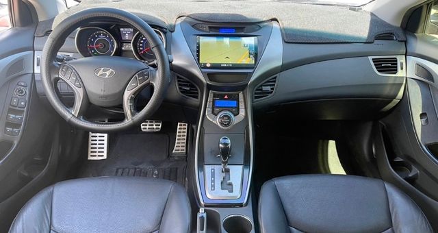 HYUNDAI現代 ELANTRA  第5張相片