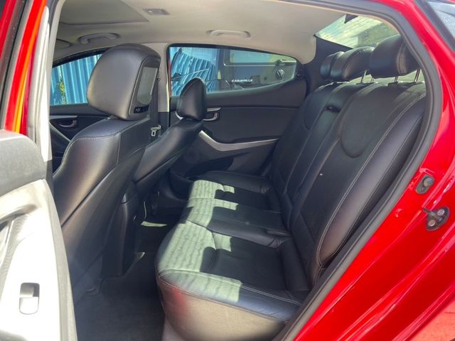 HYUNDAI現代 ELANTRA  第7張相片