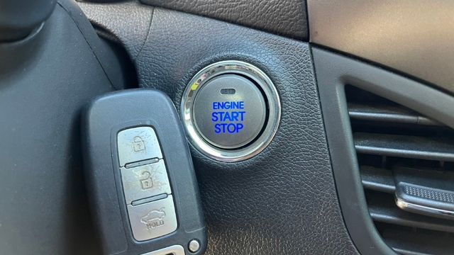 HYUNDAI現代 ELANTRA  第11張相片