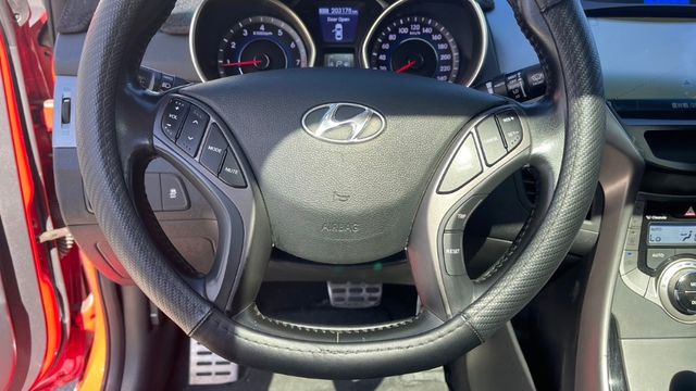 HYUNDAI現代 ELANTRA  第15張相片