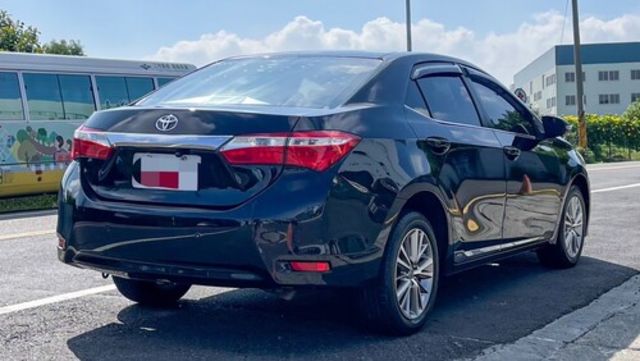 TOYOTA豐田 ALTIS  第2張相片
