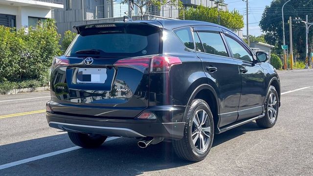 TOYOTA豐田 RAV4  第2張相片