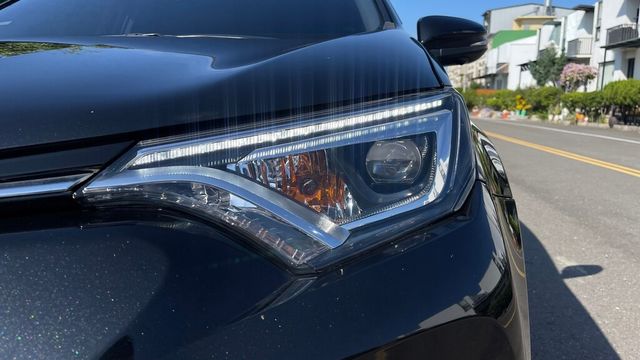 TOYOTA豐田 RAV4  第7張相片