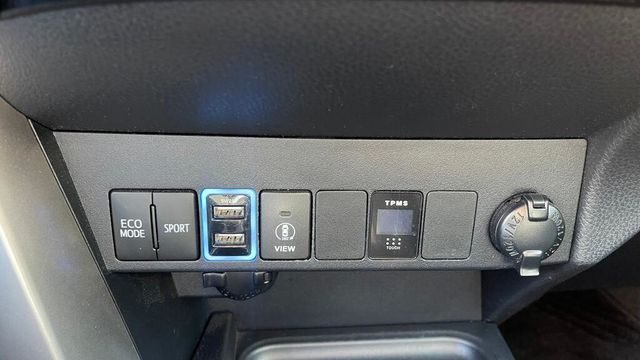 TOYOTA豐田 RAV4  第10張相片