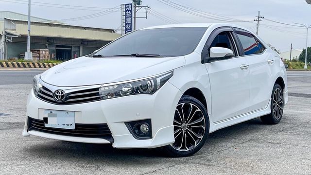 TOYOTA豐田 ALTIS  第1張相片