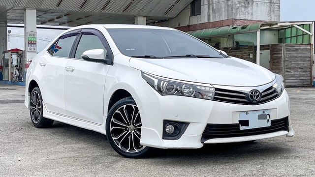 TOYOTA豐田 ALTIS  第3張相片