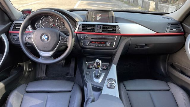 BMW寶馬 318D SEDAN  第5張相片