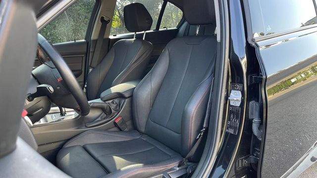 BMW寶馬 318D SEDAN  第16張相片