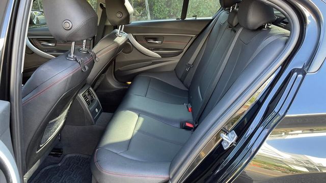 BMW寶馬 318D SEDAN  第17張相片