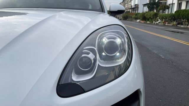 PORSCHE保時捷 MACAN  第8張相片
