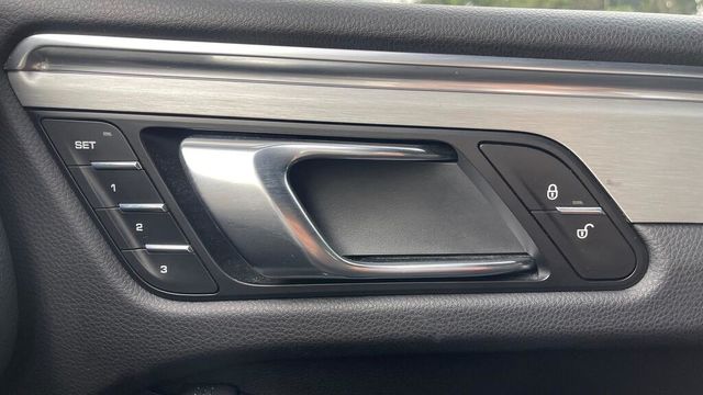 PORSCHE保時捷 MACAN  第13張相片