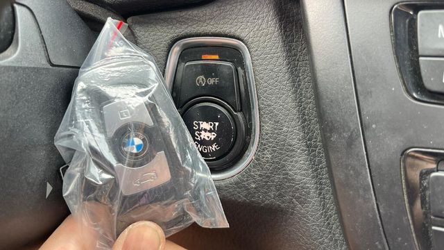BMW寶馬 318D SEDAN  第9張相片
