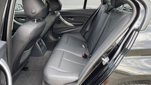 BMW寶馬 318D SEDAN  第13張相片