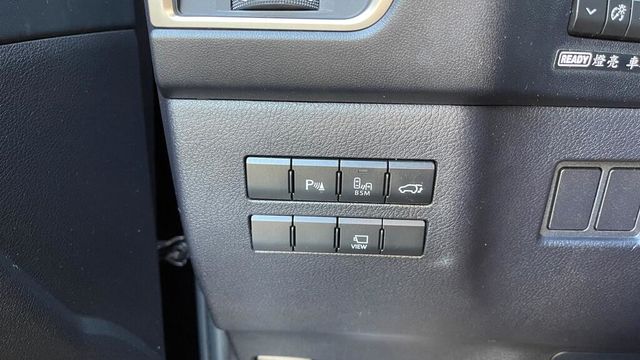 LEXUS凌志 NX300H  第25張相片