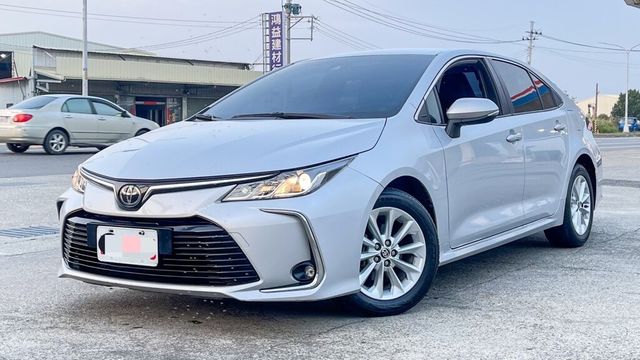 TOYOTA豐田 ALTIS  第1張相片