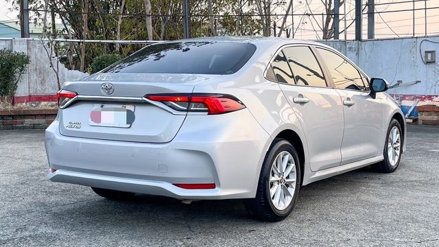 TOYOTA豐田 ALTIS  第2張相片